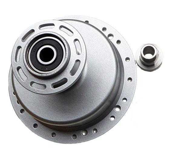Front wheel hub new version with standard bearing