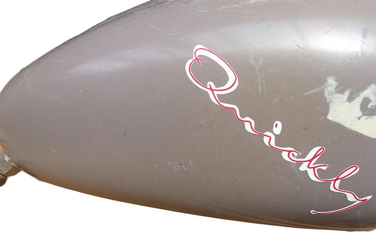 Decal "Quickly" white with red lines Decal "Quickly" white with red lines
